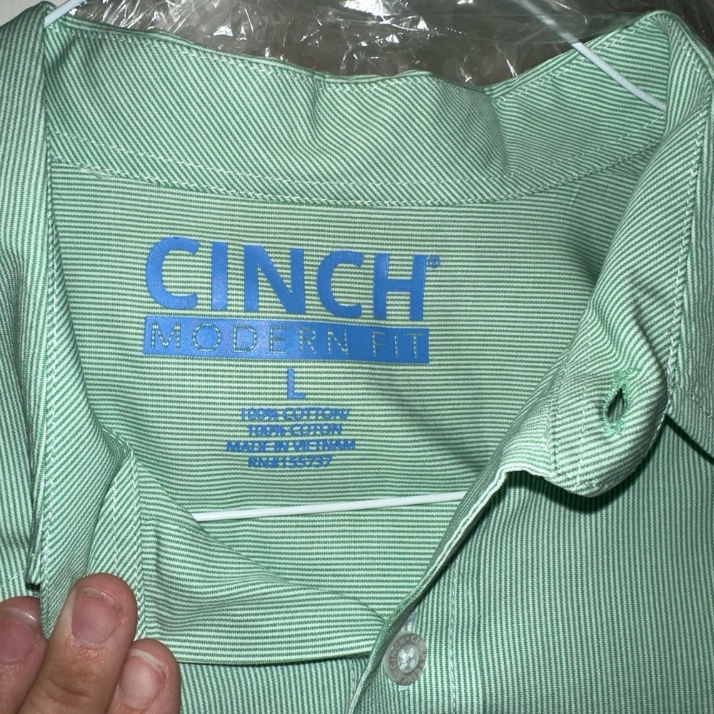 Men’s Large Cinch shirt